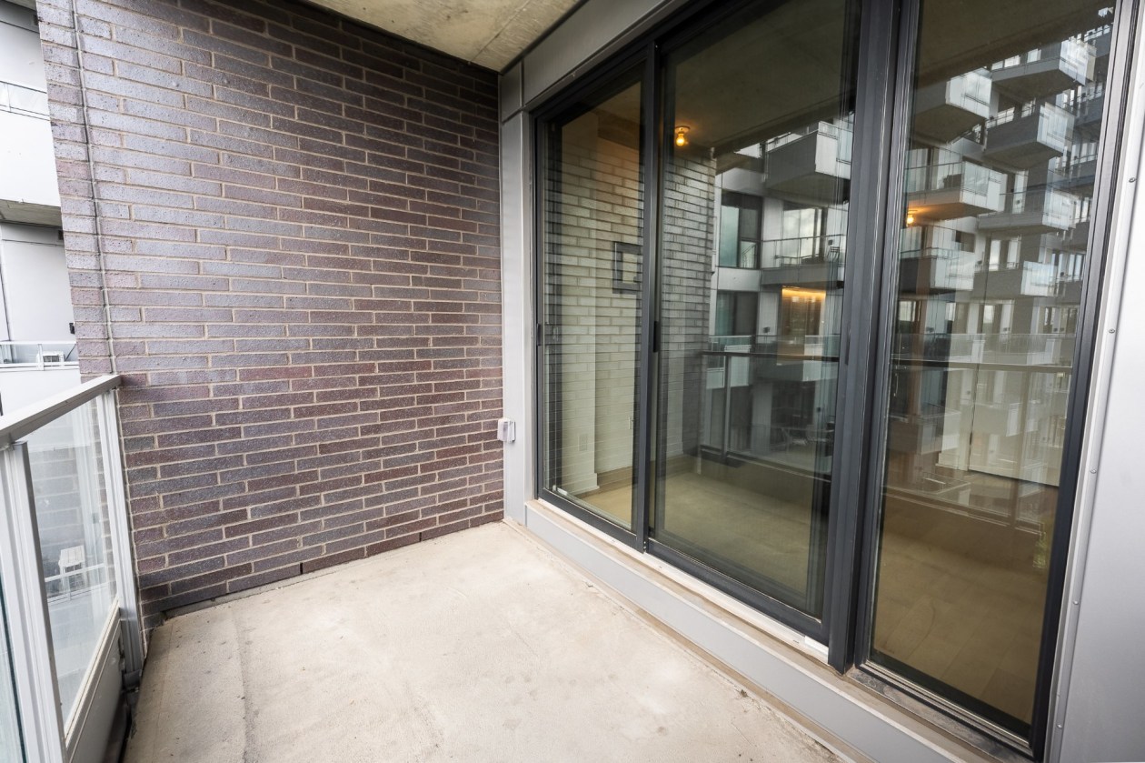 Balcon — 1150 Boul. René-Lévesque E., Montréal