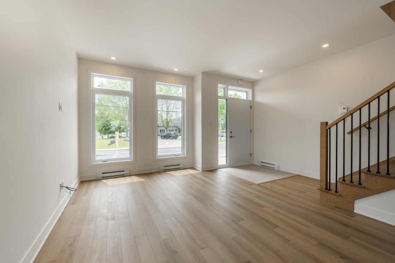 Salon — 127, Mtée des Trinitaires, 201, Saint-Basile-le-Grand, J3N1C3, Saint-Basile-le-Grand