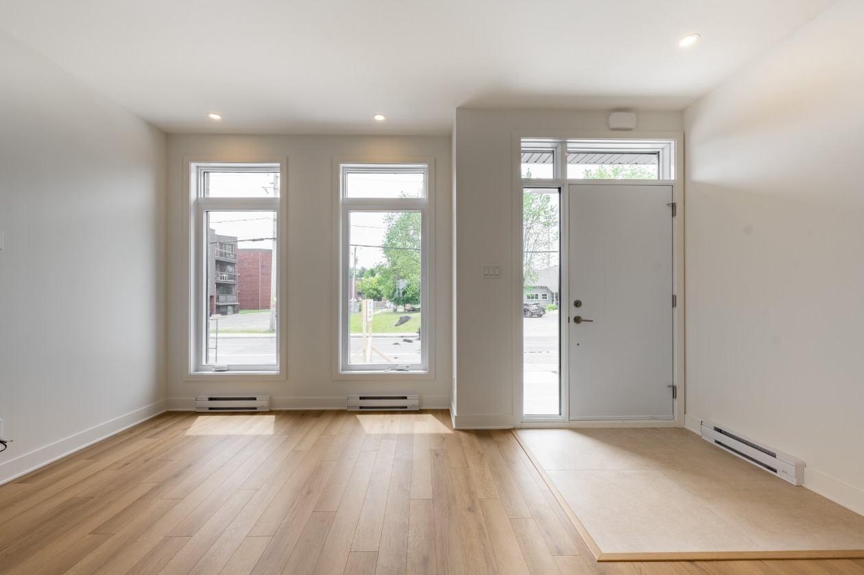 Salon — 127, Mtée des Trinitaires, 201, Saint-Basile-le-Grand, J3N1C3, Saint-Basile-le-Grand