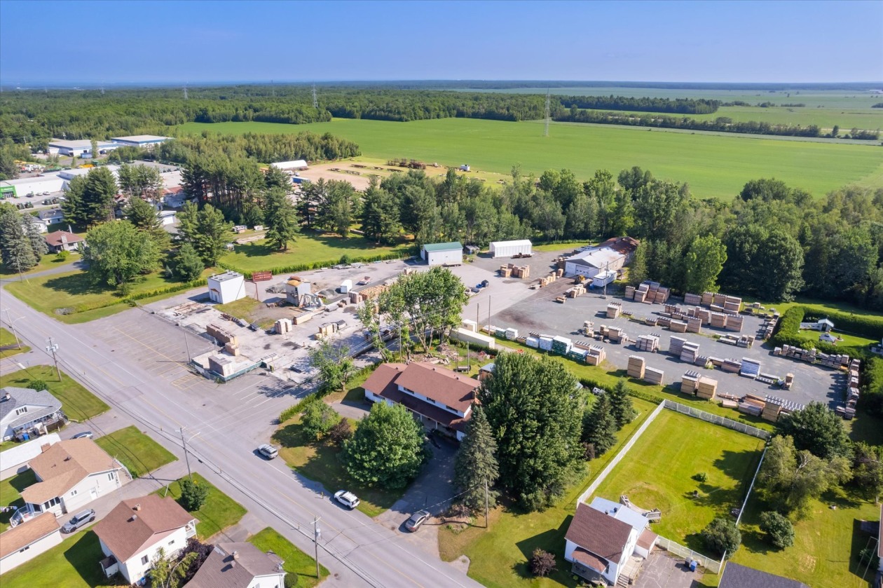 Photo aérienne — 350Z - 360Z Rue Marquis, Saint-Célestin - Municipalité