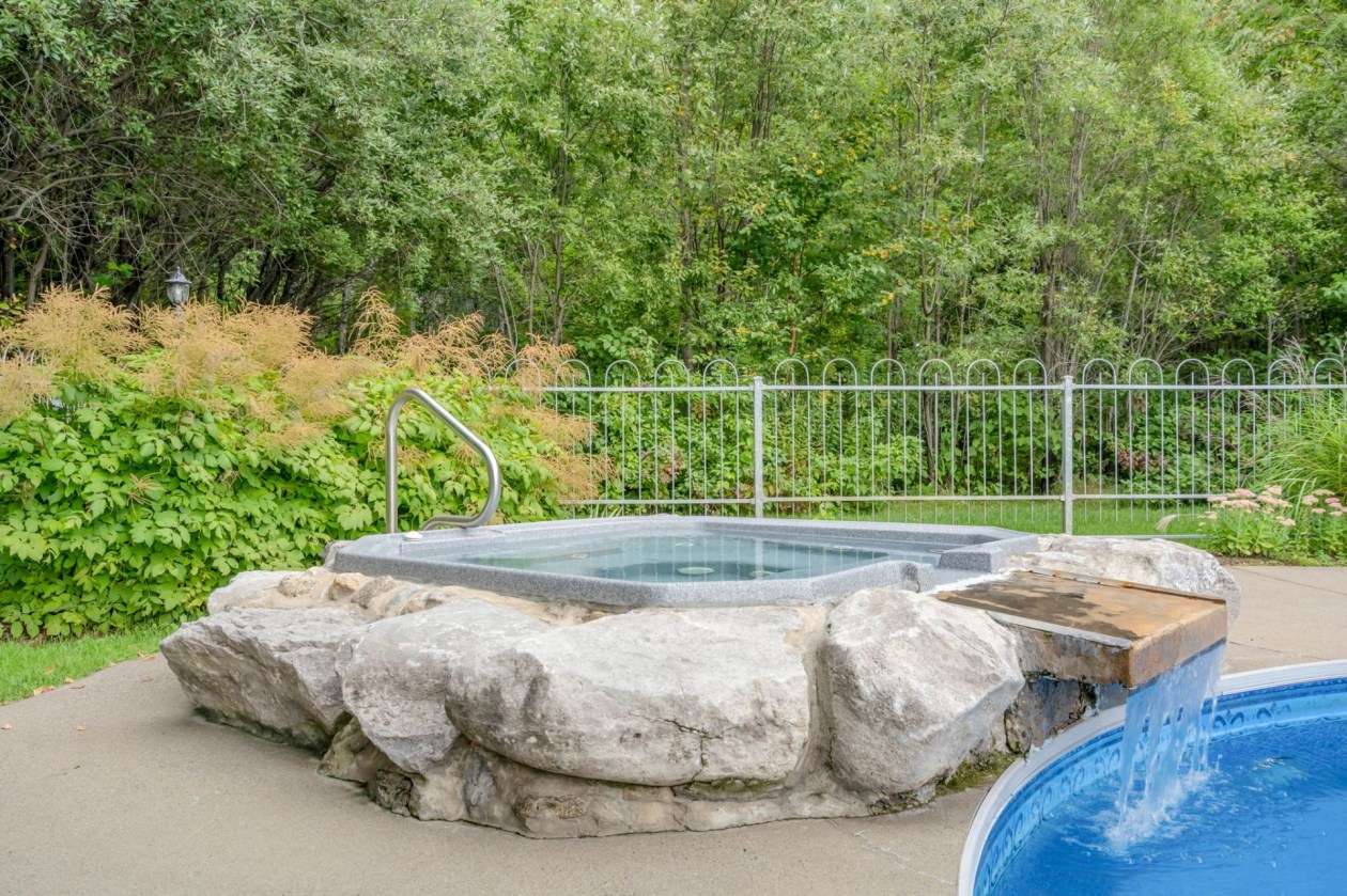 Spa — 1422, Rue De Celles, Québec (Les Rivières), G2C0B9, Québec (Les Rivières)