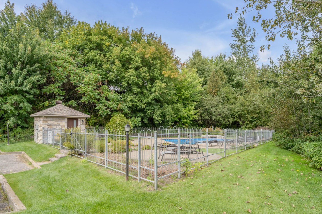 Piscine — 1422, Rue De Celles, Québec (Les Rivières), G2C0B9, Québec (Les Rivières)