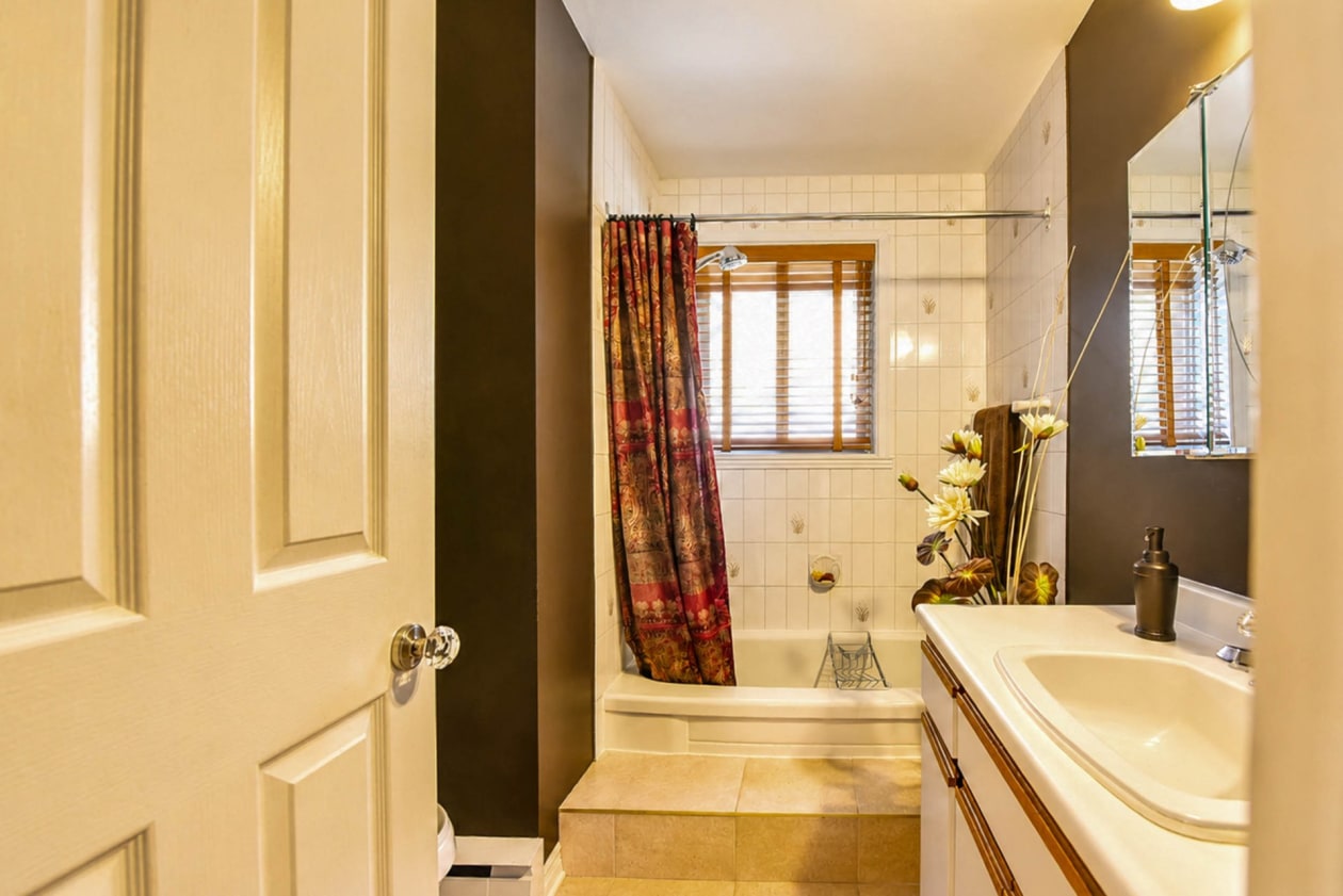 Salle de bains — 999 22e Avenue, Laval