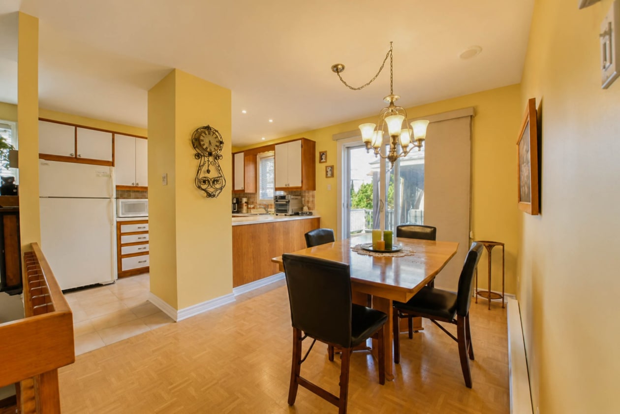 Salle à manger — 999 22e Avenue, Laval