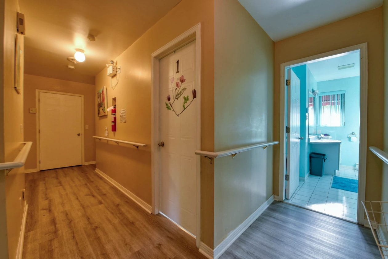 Corridor — 138 Rue Alexandre, Rosemère