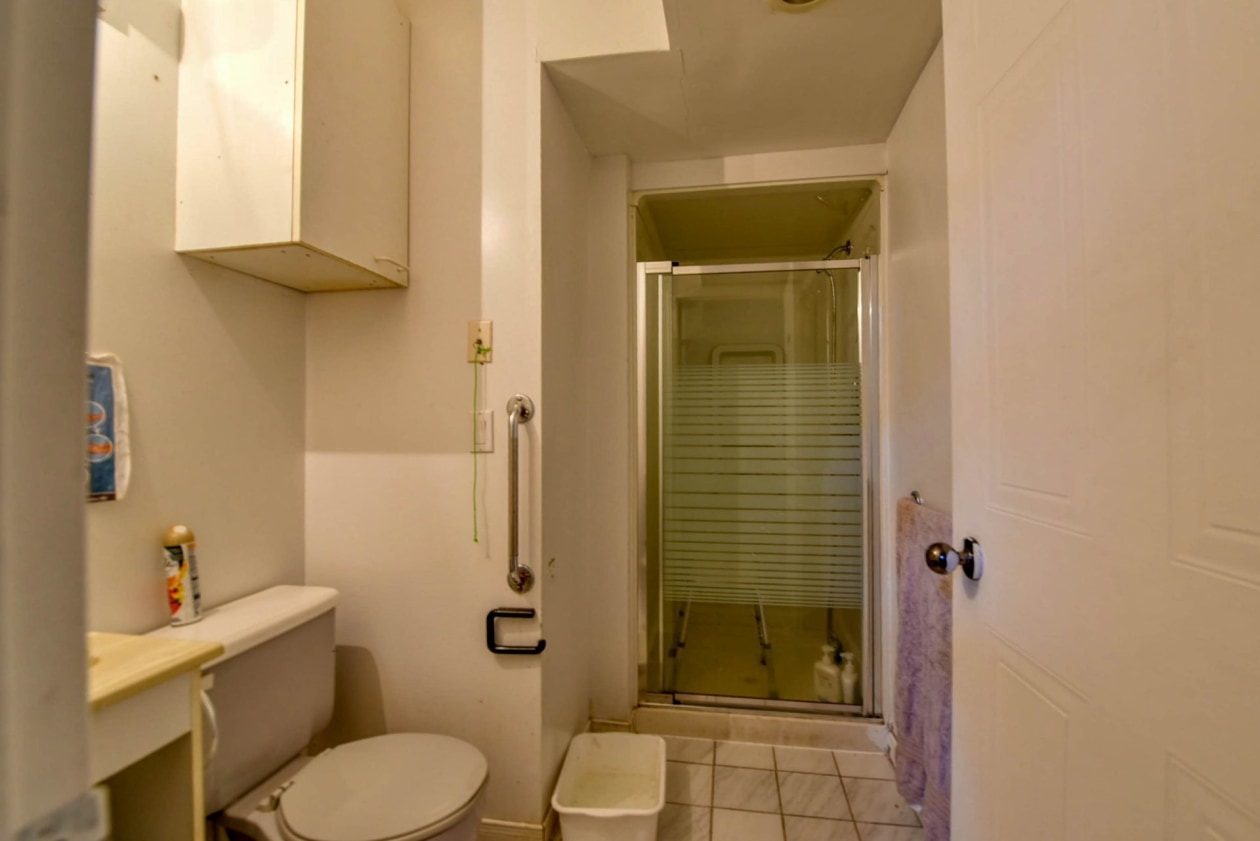 Salle de bains — 138 Rue Alexandre, Rosemère