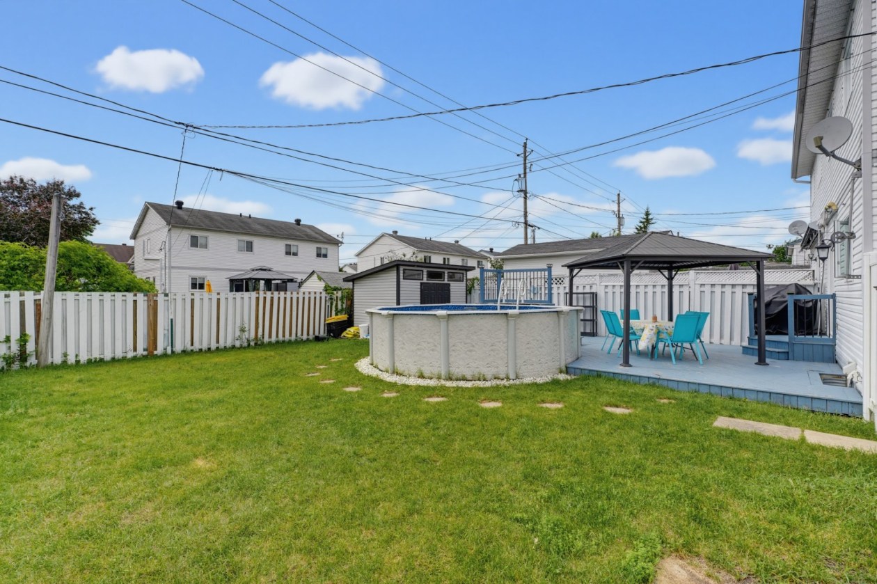 Cour — 27 Rue de Sabrevois, Gatineau