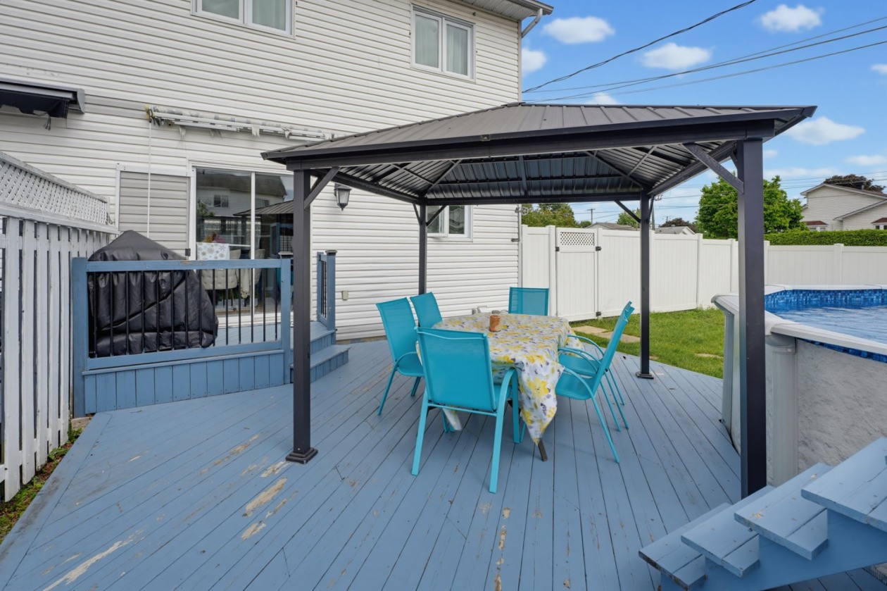 Balcon — 27 Rue de Sabrevois, Gatineau