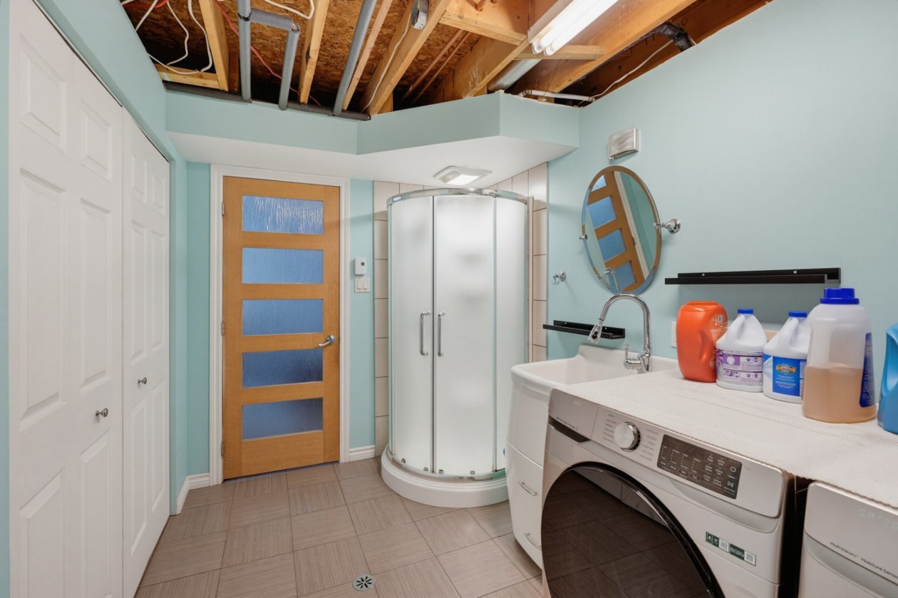 Salle de lavage — 27 Rue de Sabrevois, Gatineau