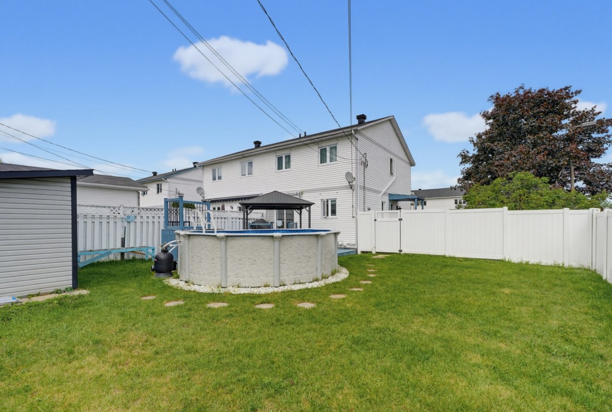 Cour — 27 Rue de Sabrevois, Gatineau