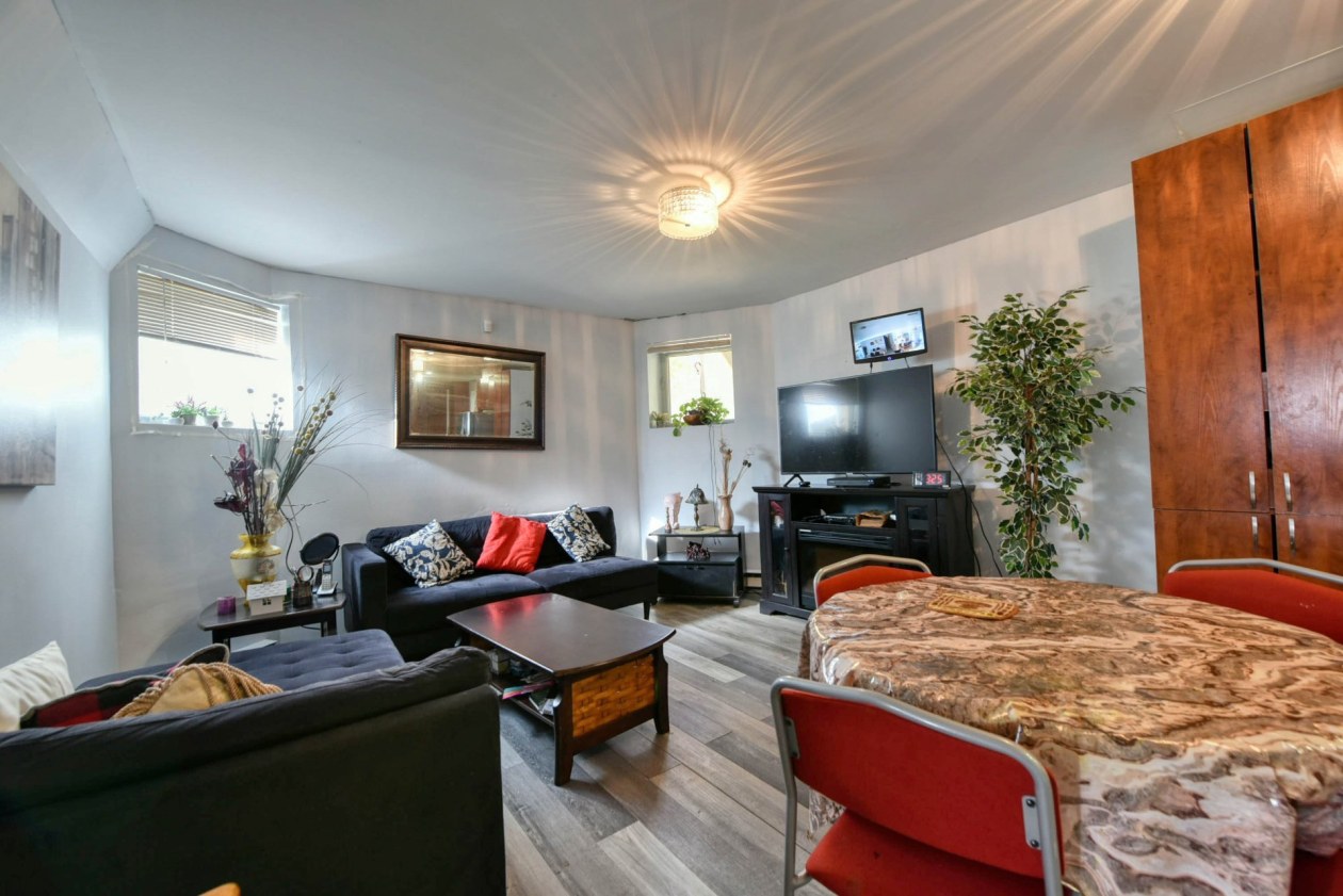 Salon — 138 Rue Alexandre, Rosemère