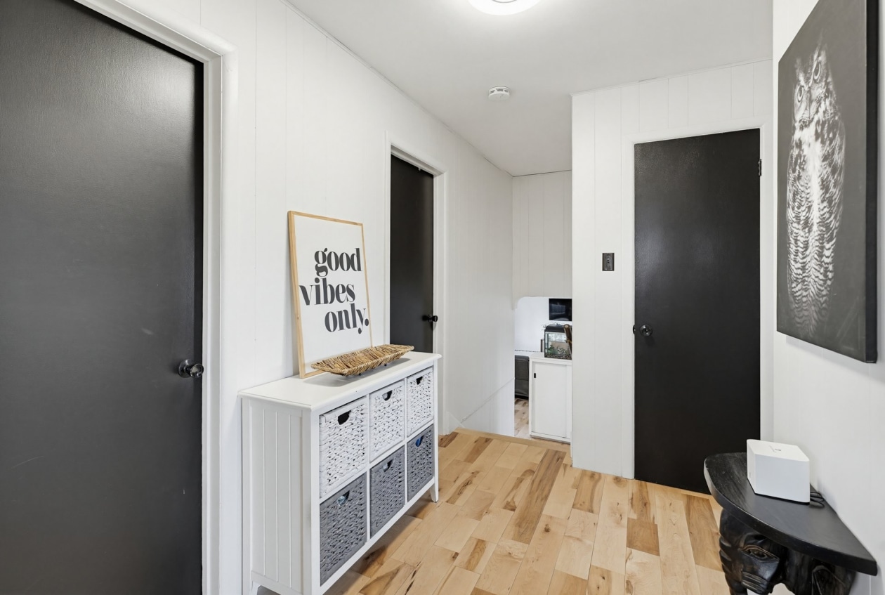 Corridor — 385 Rue Birch, Shawville