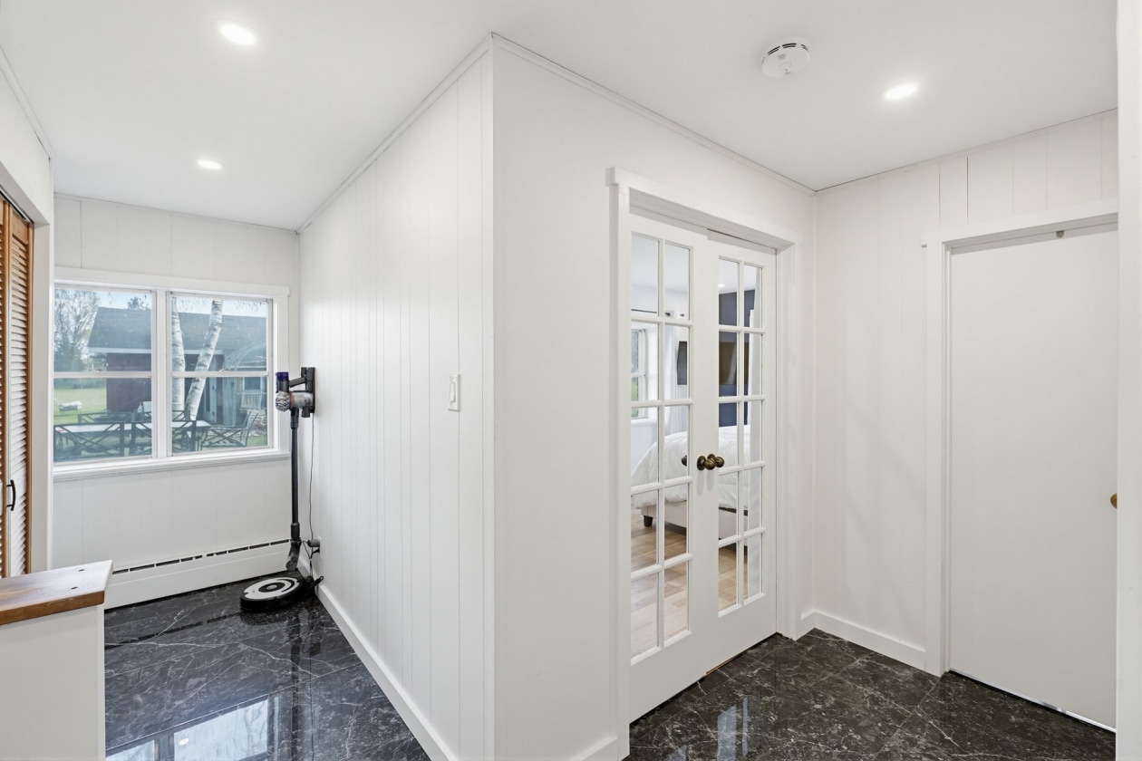 Corridor — 385 Rue Birch, Shawville