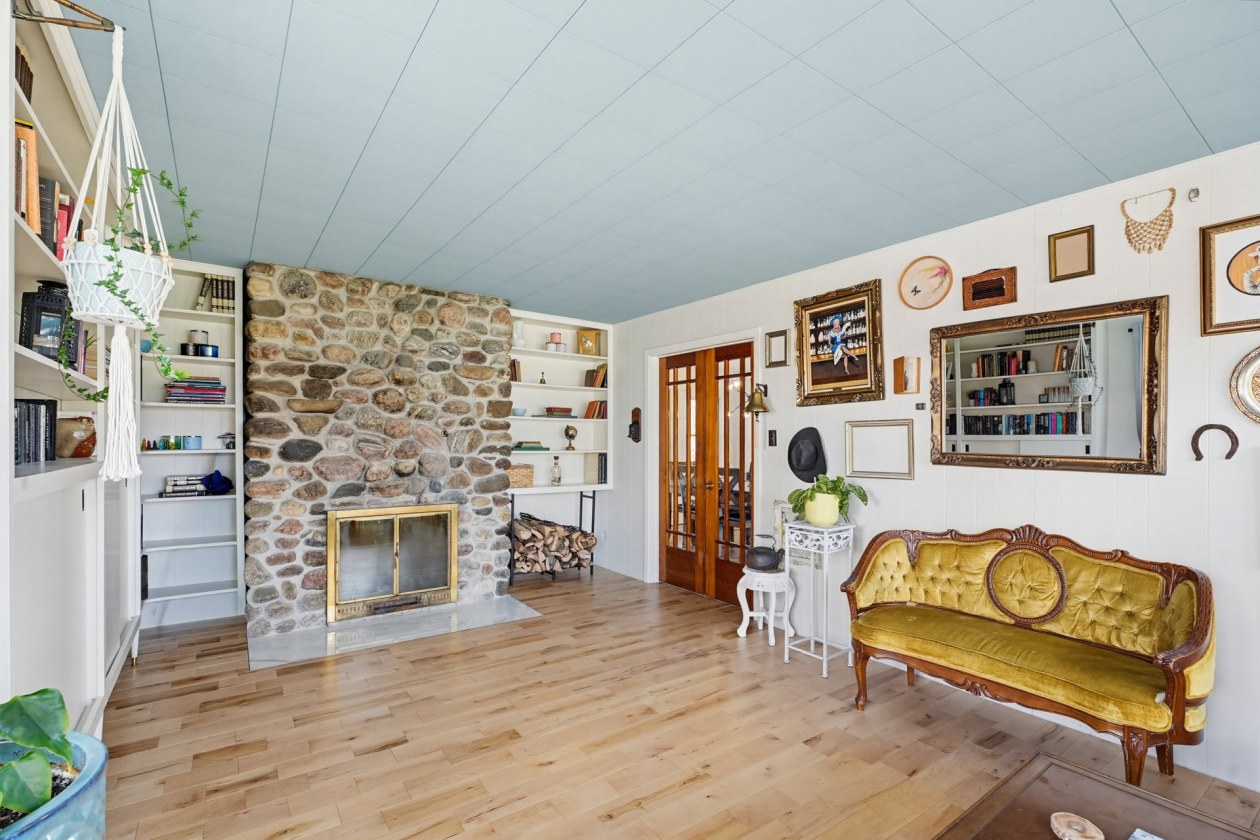 Salle familiale — 385 Rue Birch, Shawville