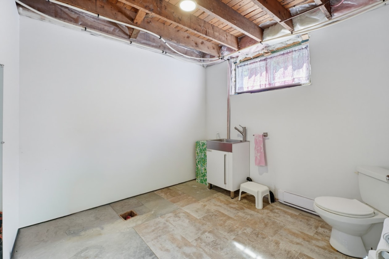 Salle d'eau — 19 Rue de Versailles, Gatineau