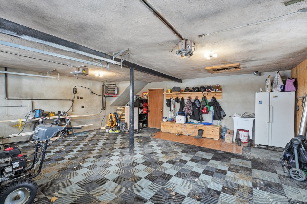 Garage — 385 Rue Birch, Shawville