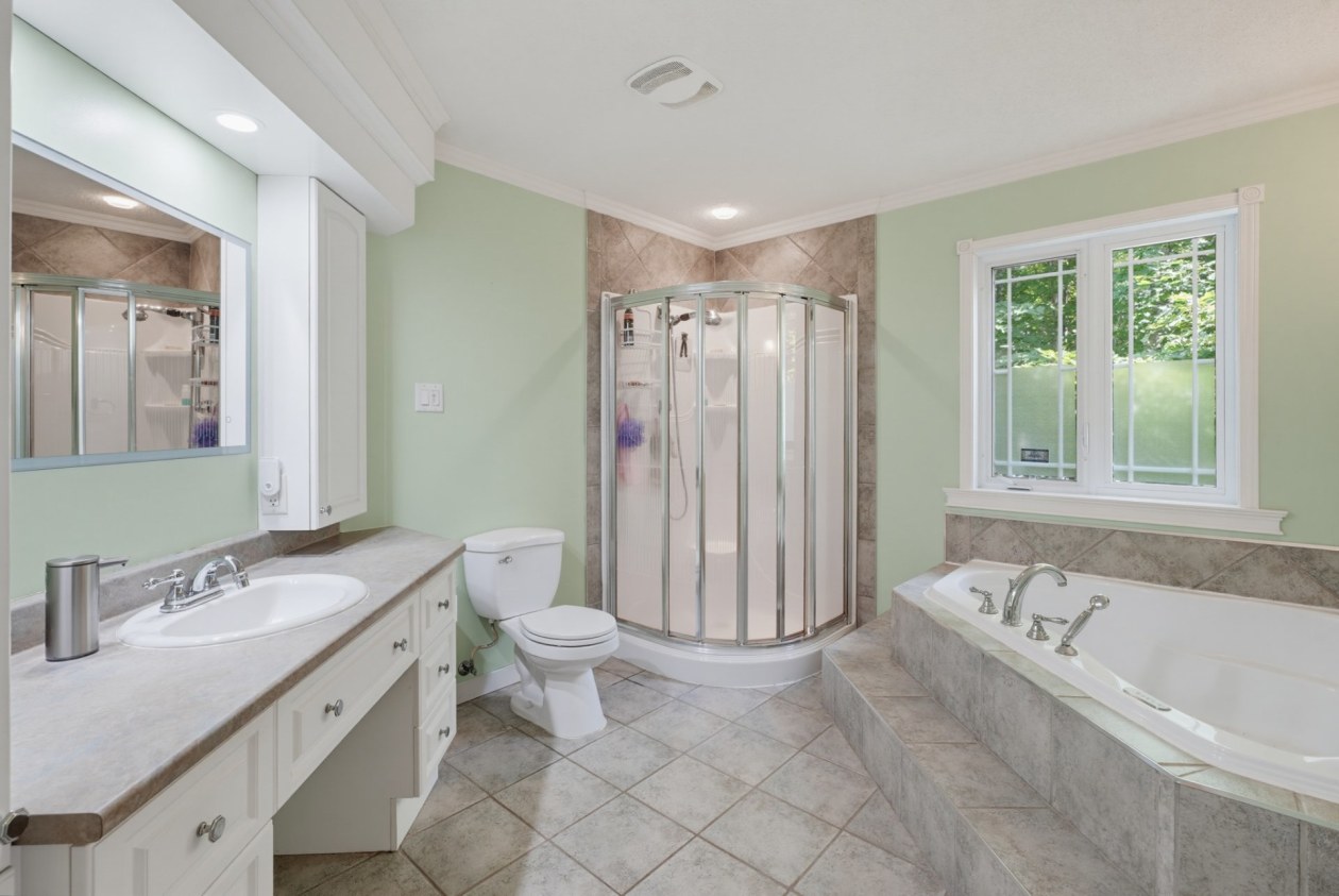 Salle de bains — 39 Rue du Mont-Joël, Cantley