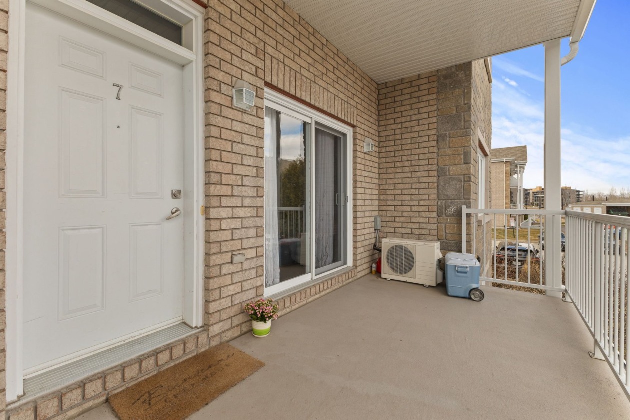 Balcony — 72 Rue de Bruxelles, Gatineau