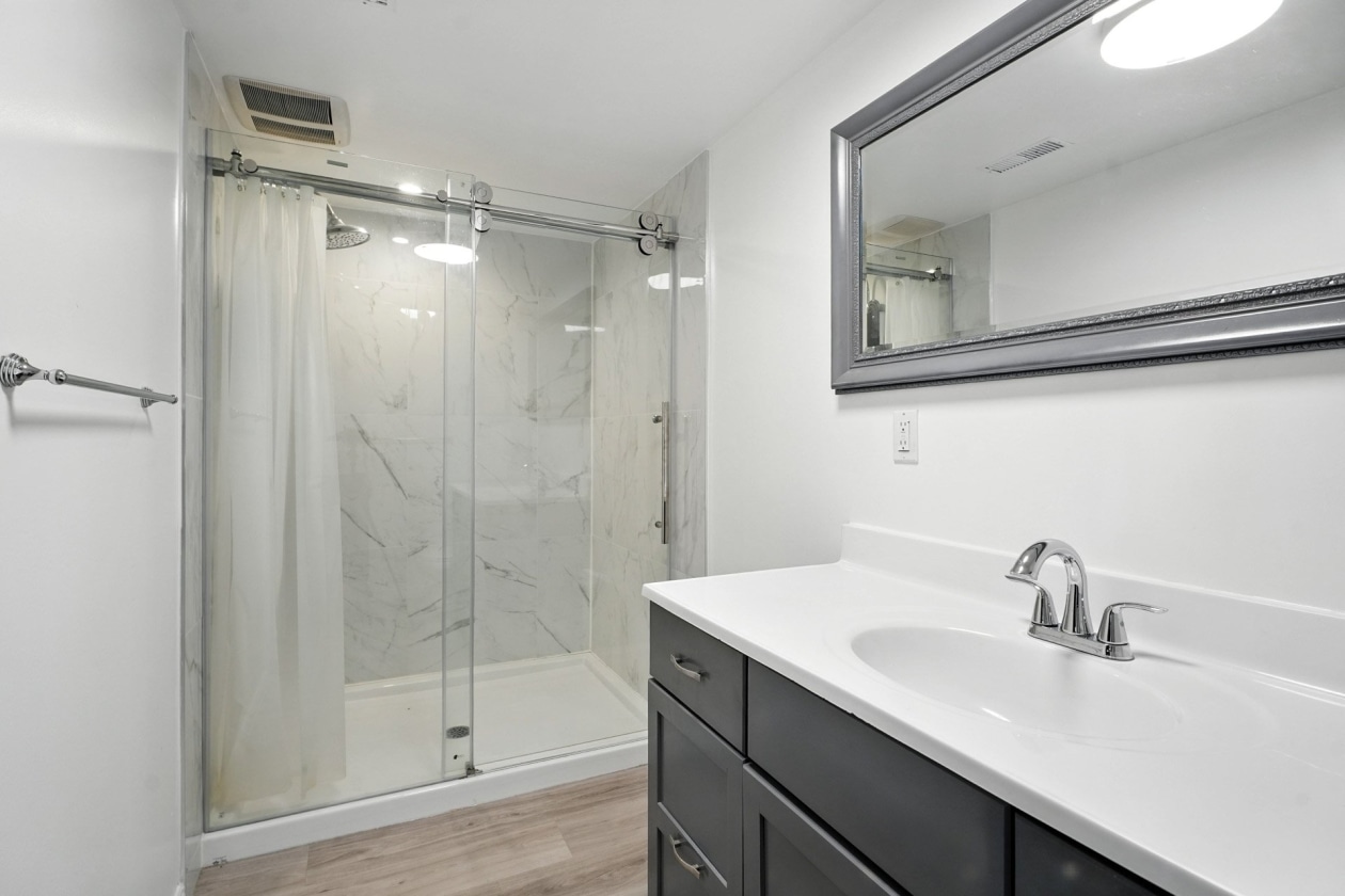 Salle de bains — 416 Rue Duquette O., Gatineau