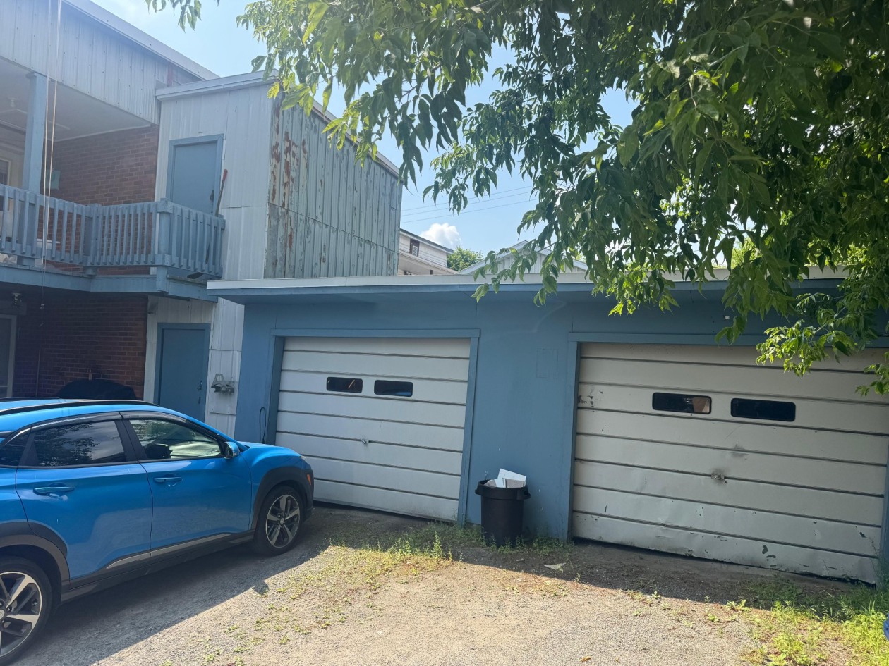 Garage — 1733 - 1735 Av. St-Aimé, Shawinigan