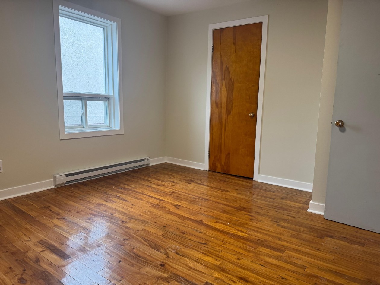 Chambre à coucher — 1733 - 1735 Av. St-Aimé, Shawinigan