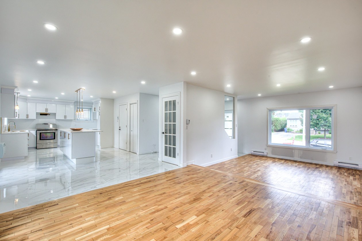 Salle à manger — 46 Boul. Laurentien, Repentigny