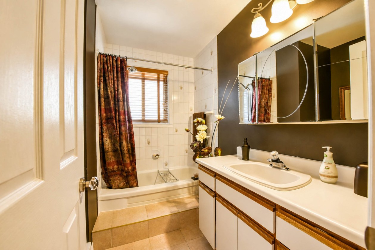 Salle de bains — 999 22e Avenue, Laval