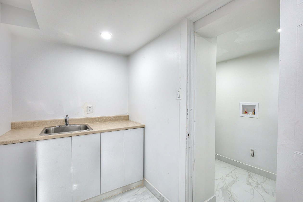 Salle de lavage — 46 Boul. Laurentien, Repentigny