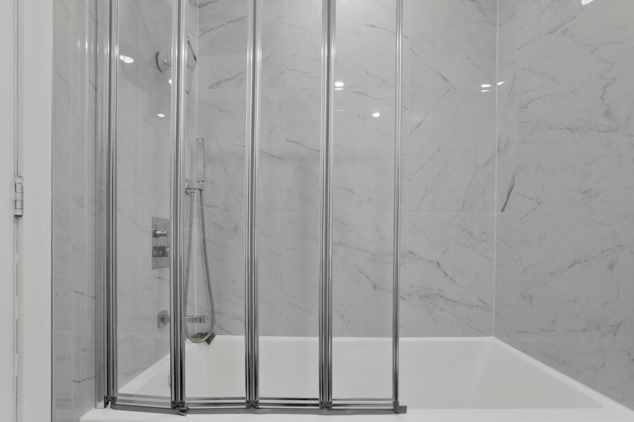 Salle de bains — 3996 Rue Mance, Longueuil