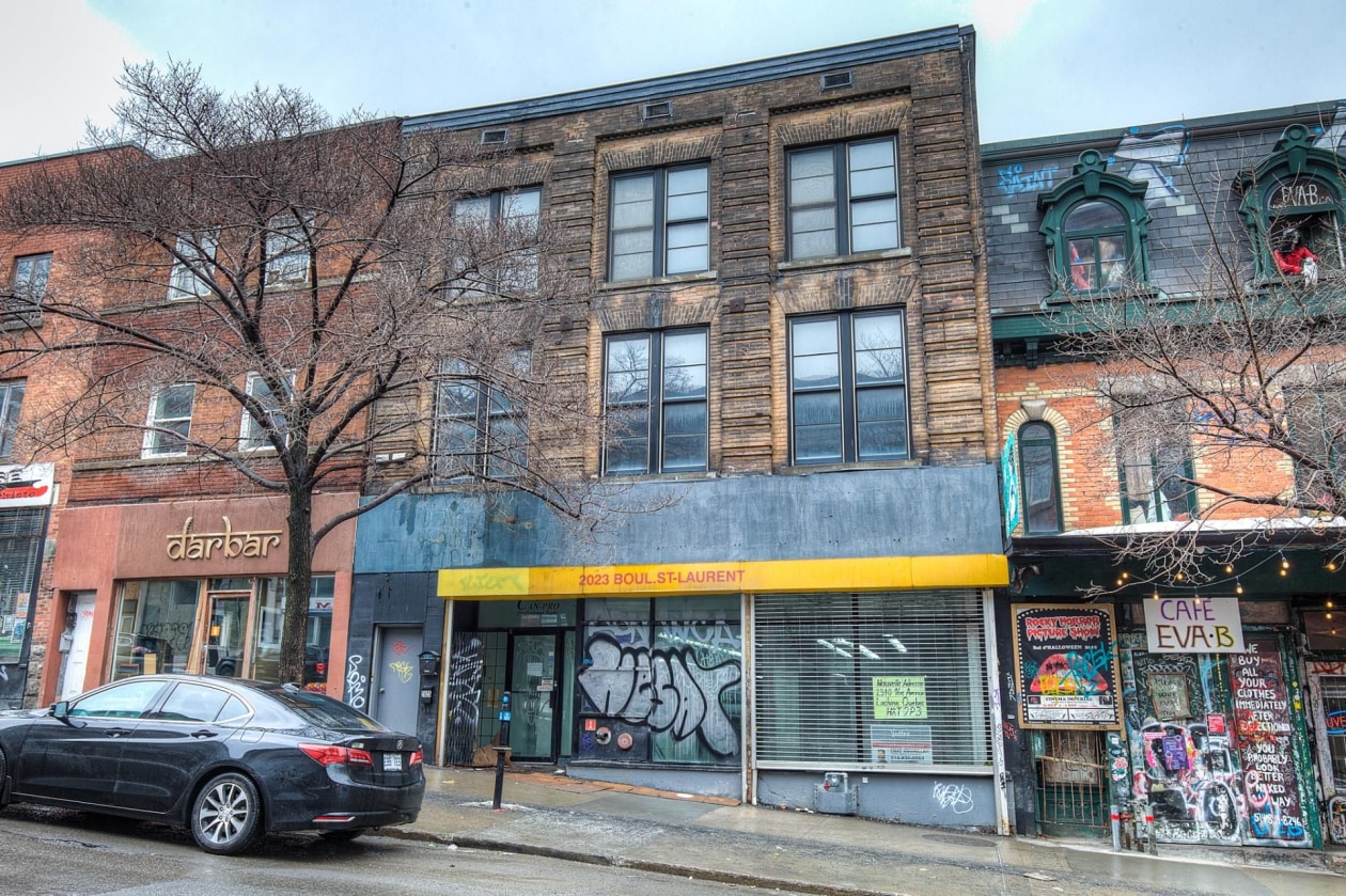 Façade — 2023 - 2025 Boul. St-Laurent, Montréal