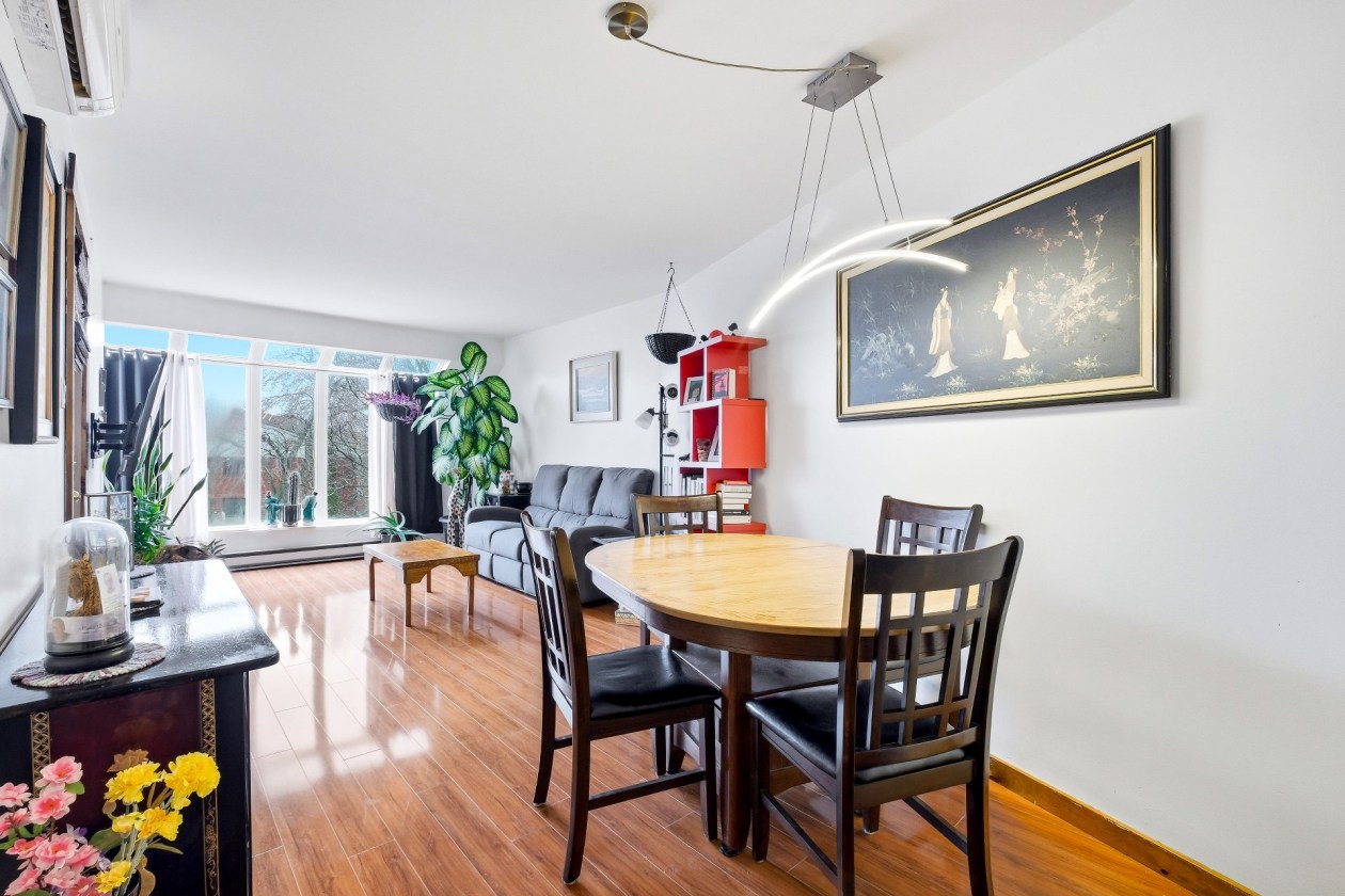 Salle à manger — 2975 Rue des Émeraudes, Longueuil