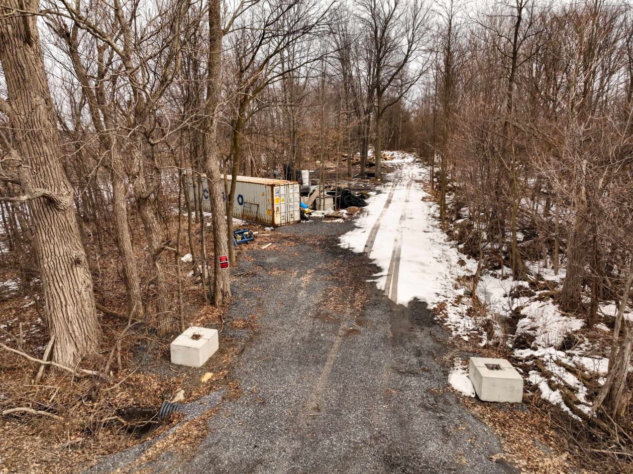 Façade — Route 133, Henryville