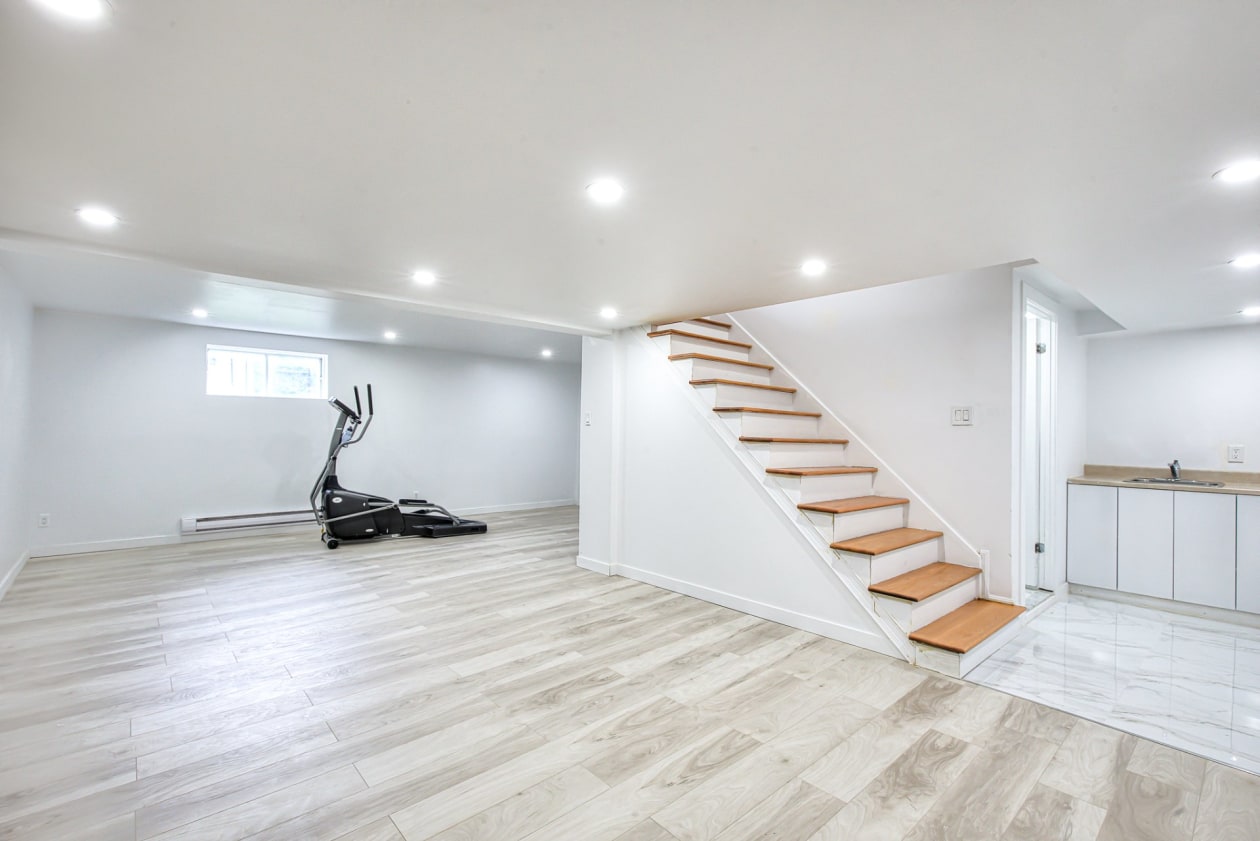 Salle familiale — 46 Boul. Laurentien, Repentigny