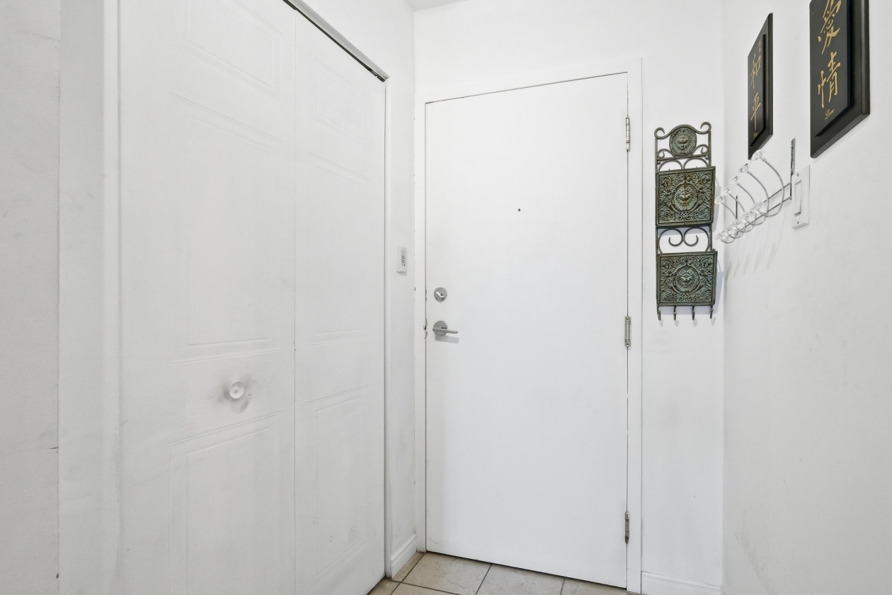 Hall d'entrée — 2975 Rue des Émeraudes, Longueuil