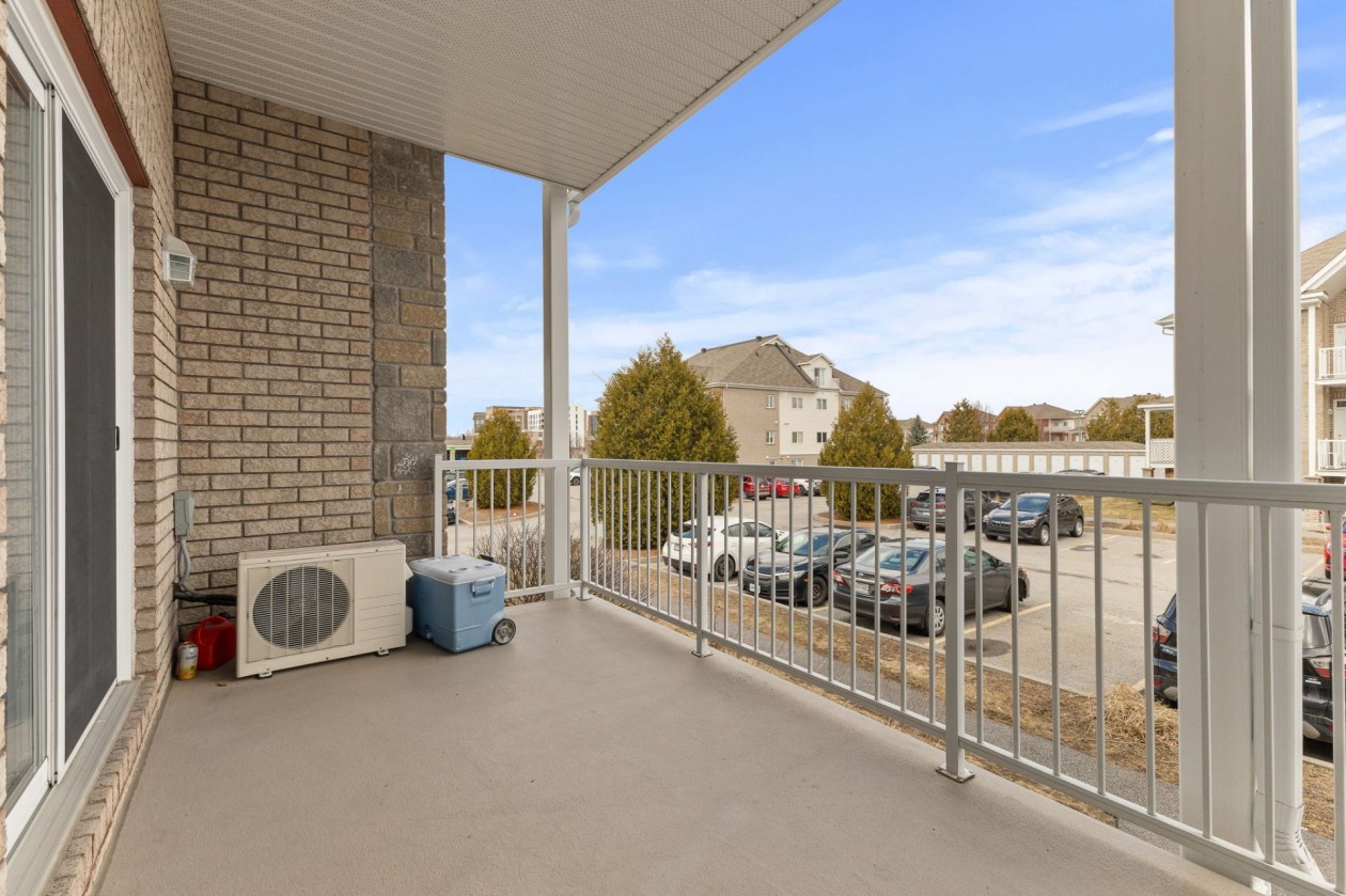 Balcony — 72 Rue de Bruxelles, Gatineau