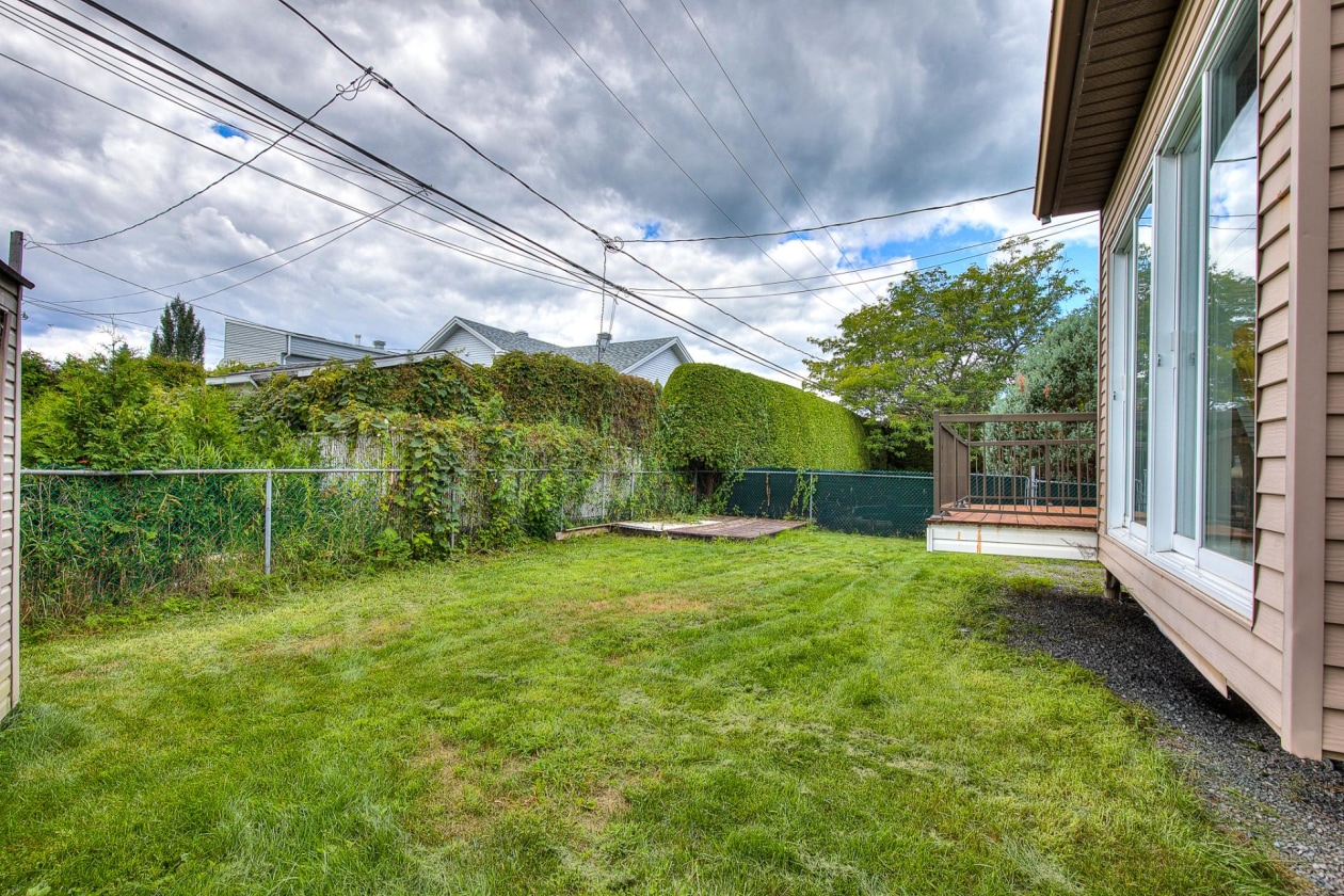 Extérieur — 46 Boul. Laurentien, Repentigny