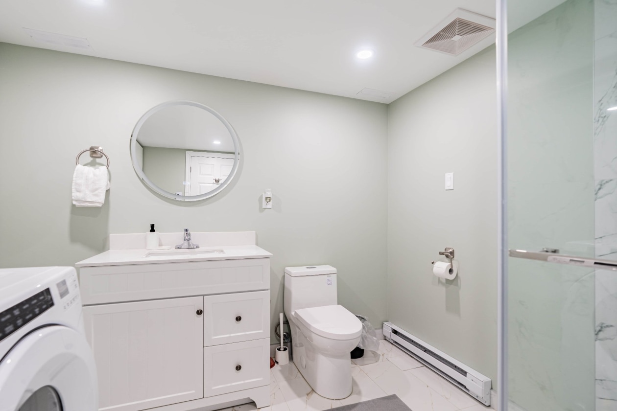 Salle de bains — 6275 Rue Baillargeon, Brossard