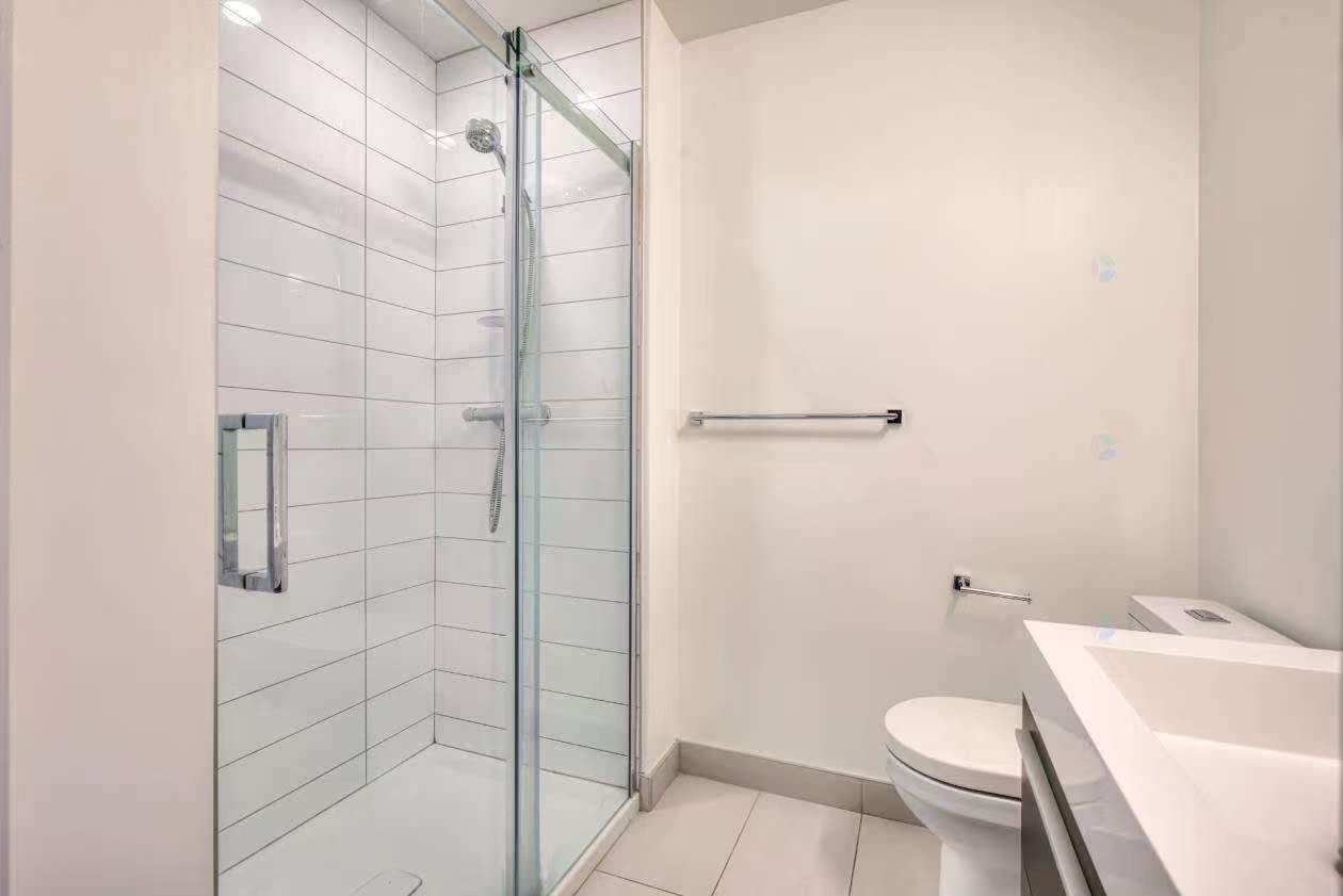 Salle de bains — 1155 Rue de la Montagne, Montréal