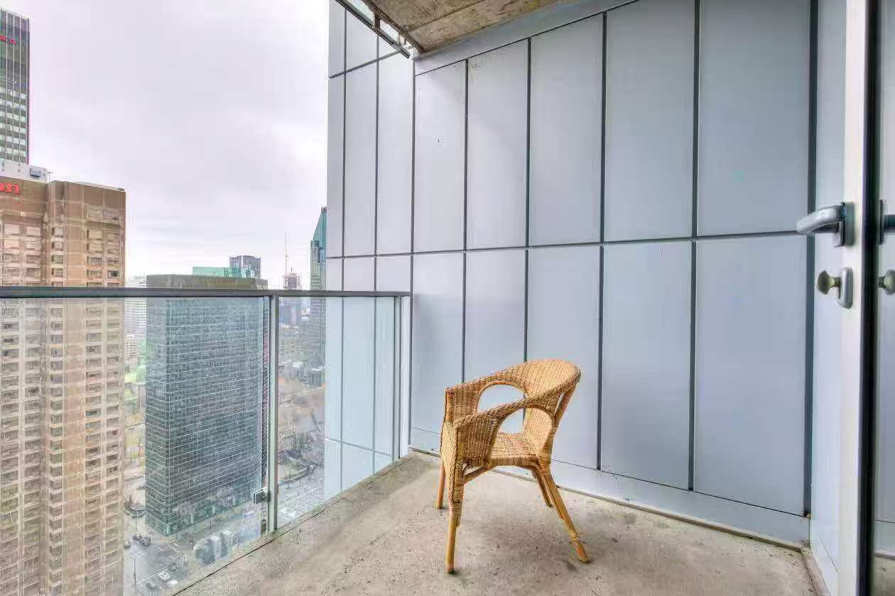 Balcon — 1155 Rue de la Montagne, Montréal