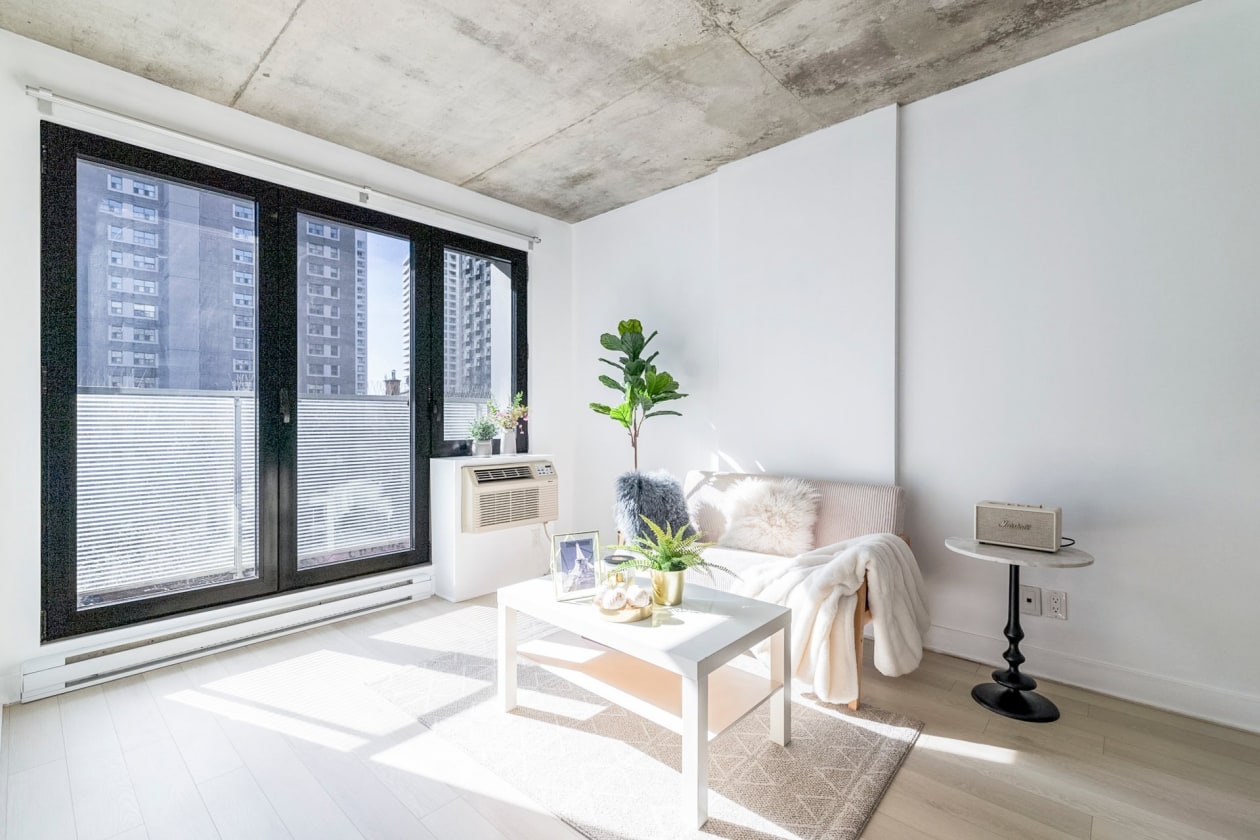 Salon — 1414 Rue Chomedey, Montréal