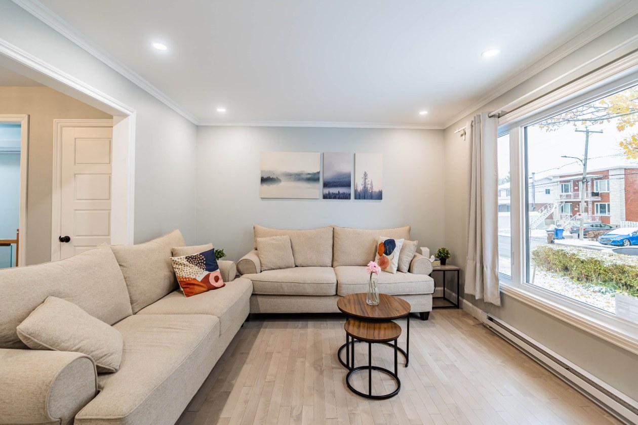 Salon — 6275 Rue Baillargeon, Brossard