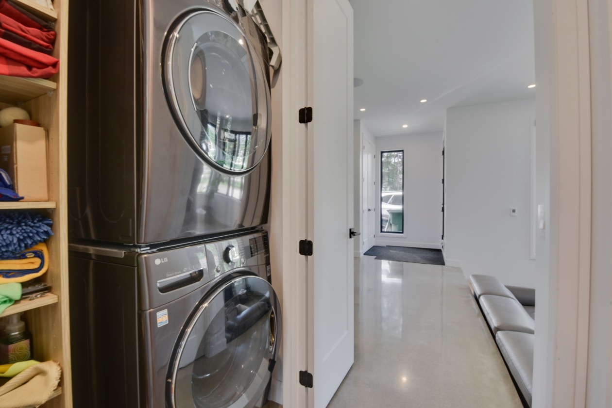 Salle de lavage — Rue des Mélèzes, Fossambault-sur-le-Lac