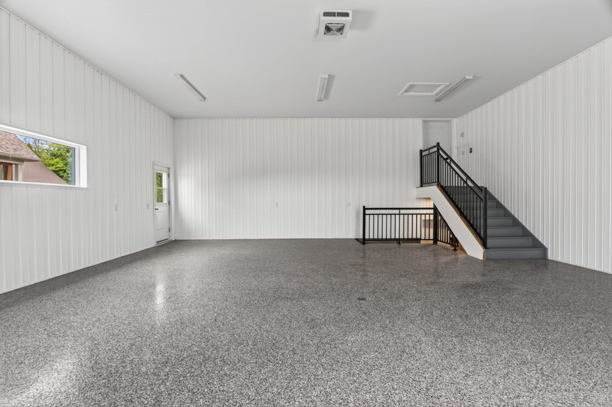 Garage — 195, Rue Griffin, Shannon, G3S0S9, Shannon