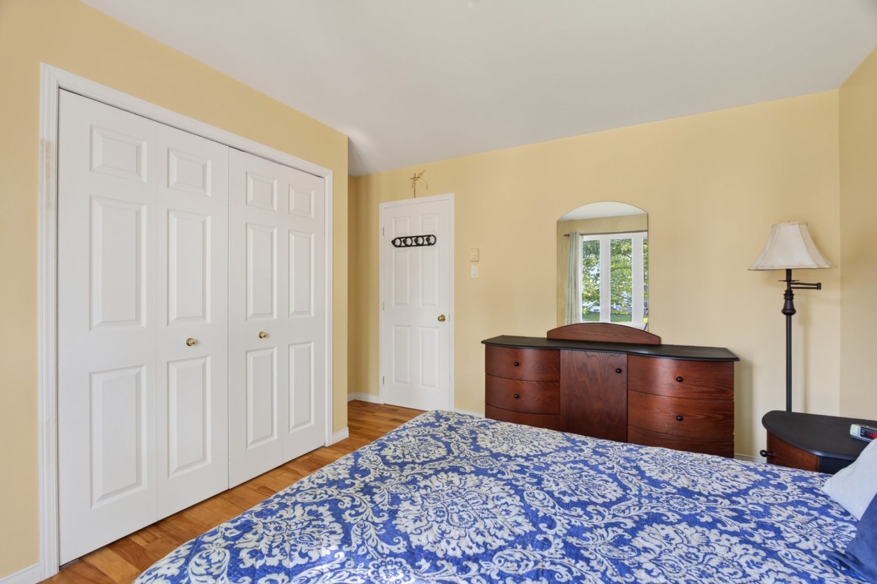 Chambre à coucher principale — 191 Rue du Torrent, Sainte-Catherine-de-la-Jacques-Cartier