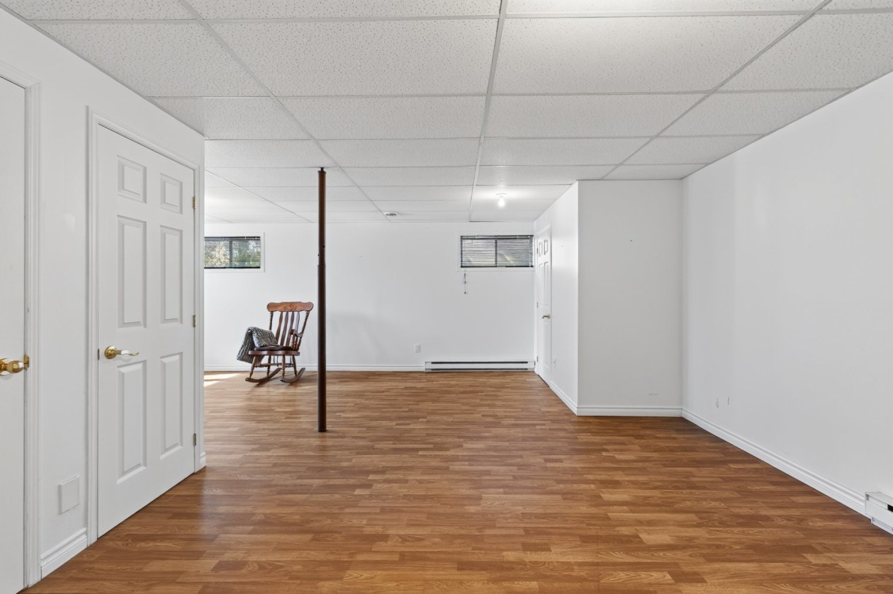 Salle familiale — 191 Rue du Torrent, Sainte-Catherine-de-la-Jacques-Cartier