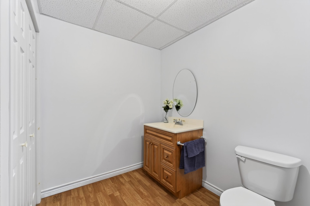 Salle de bains — 191 Rue du Torrent, Sainte-Catherine-de-la-Jacques-Cartier