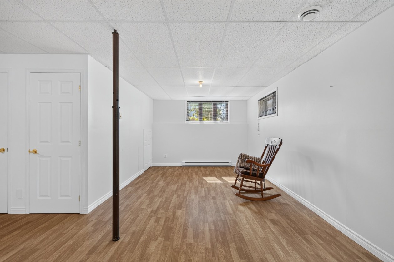 Salle familiale — 191 Rue du Torrent, Sainte-Catherine-de-la-Jacques-Cartier
