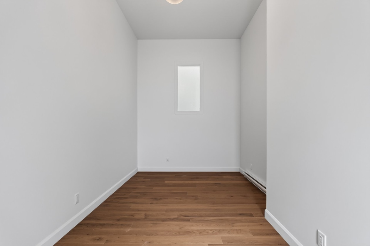 Bureau — 195, Rue Griffin, Shannon, G3S0S9, Shannon