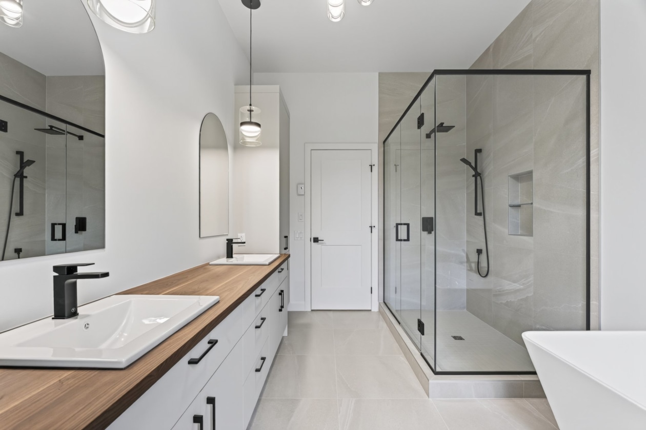 Salle de bains — 195, Rue Griffin, Shannon, G3S0S9, Shannon