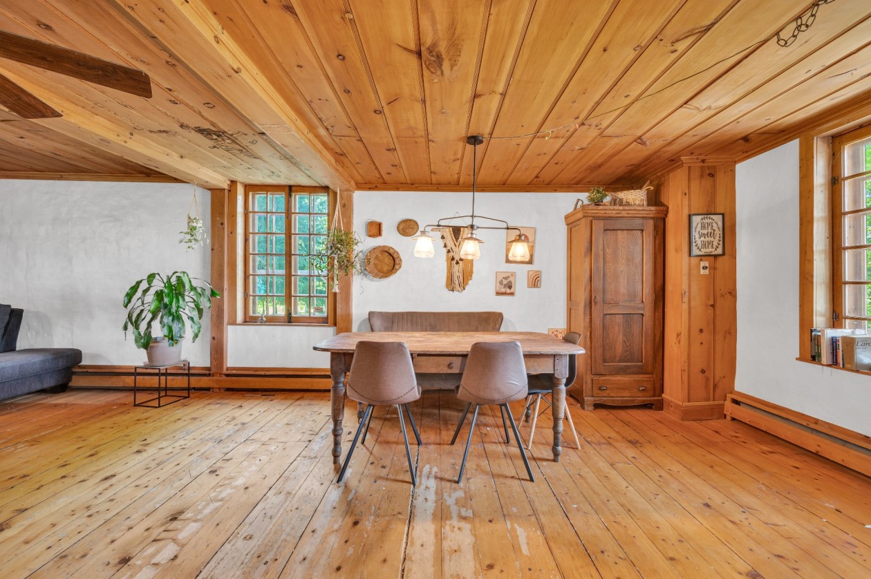 Salle à manger — 991 Ch. des Îles, Lévis